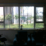 烟台开发区天颐郦城村委会办公室玻璃贴膜 